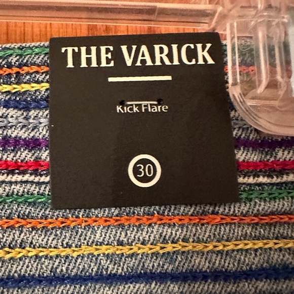 BlankNYC The Varick Kick Flare - NWT - Size 30 - Picture 9 of 15